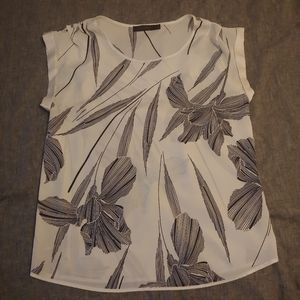 The Limited Cap Sleeve Shirt